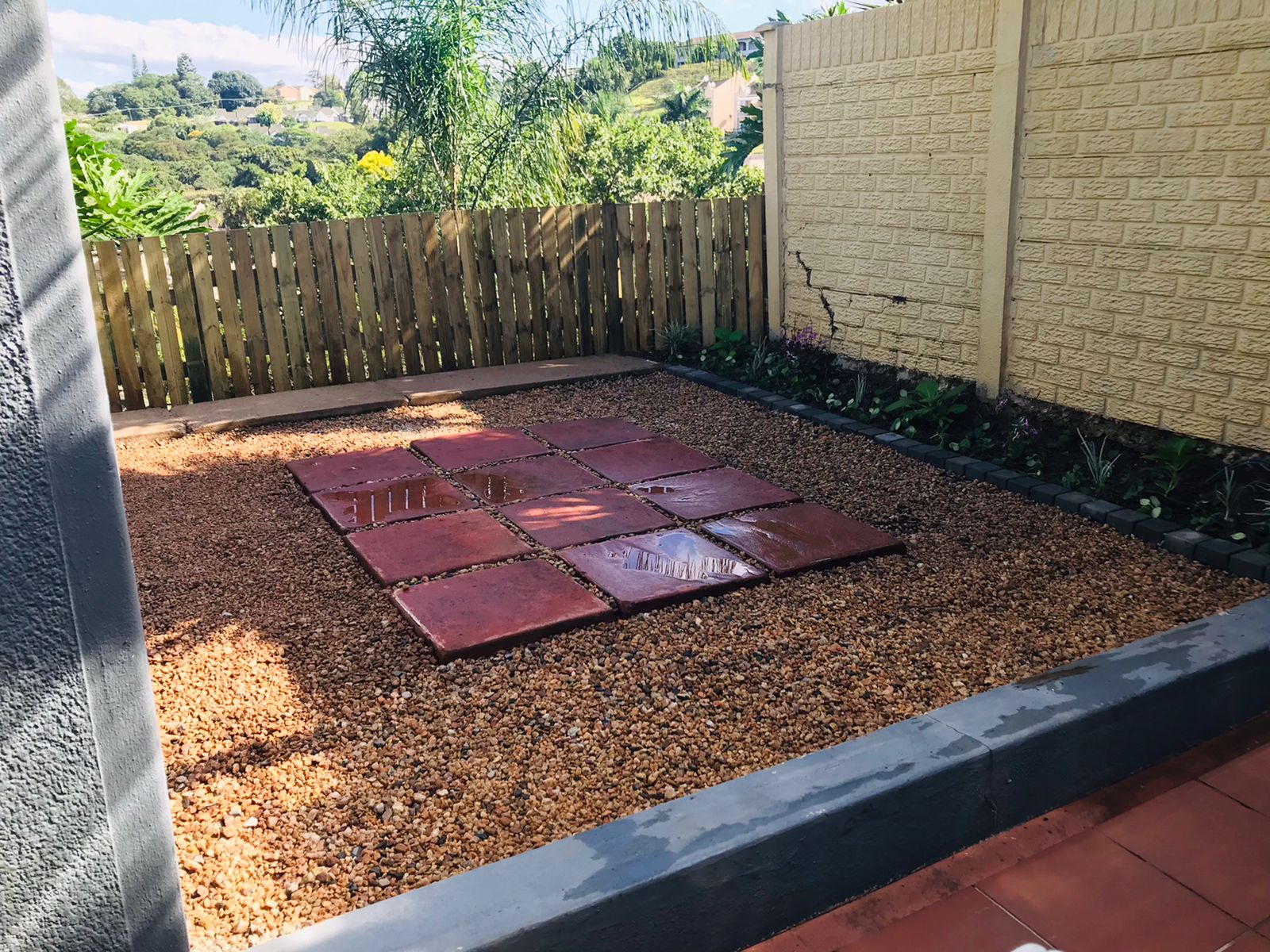 Outdoor landscape finish